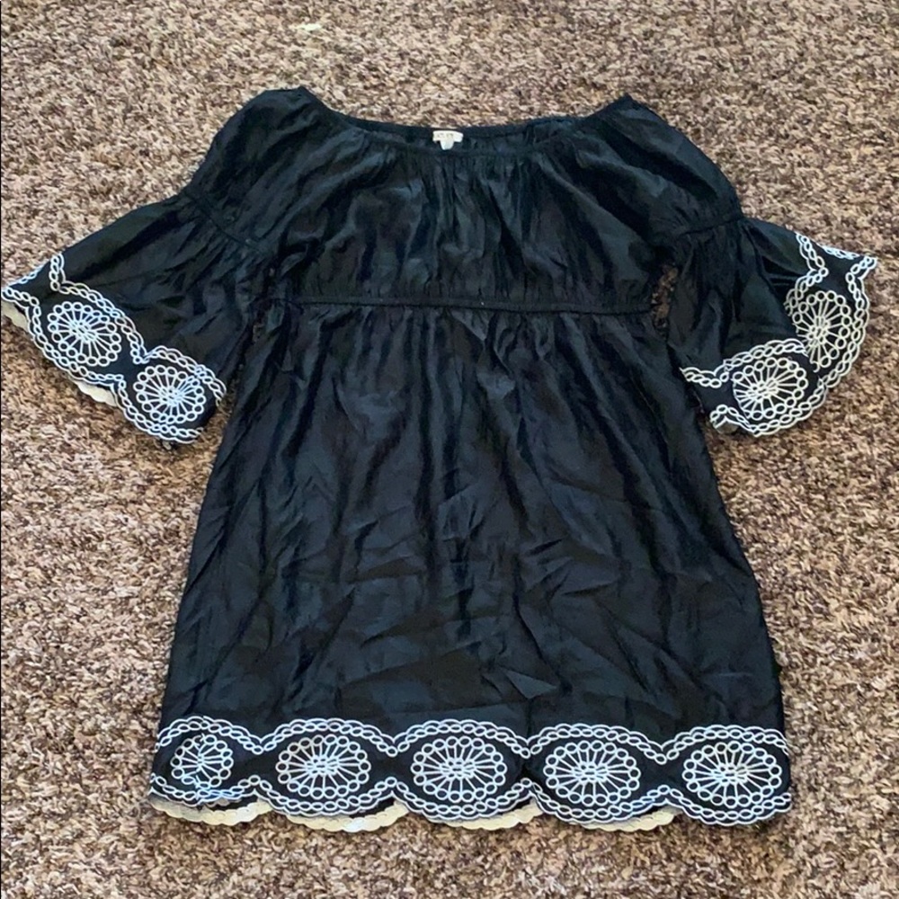 Three quarter sleeved tunic